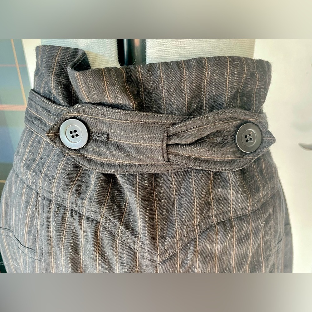 Max Azria pin striped wool cuffed culottes, paper bag waist,blk/grey/brn,4, EUC - Picture 4 of 10